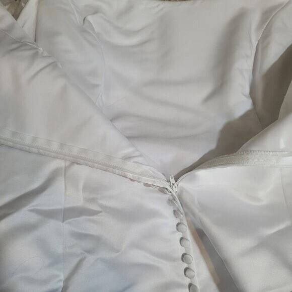 Venus Bridal Satin Beaded Princess Wedding Dress with Rouched Waist -‎ Size 24 - Picture 9 of 12